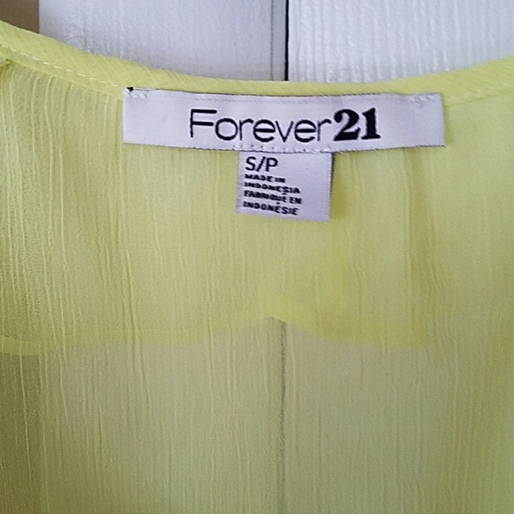 Soft and flowy top from Forever 21, size small - Picture 3 of 4